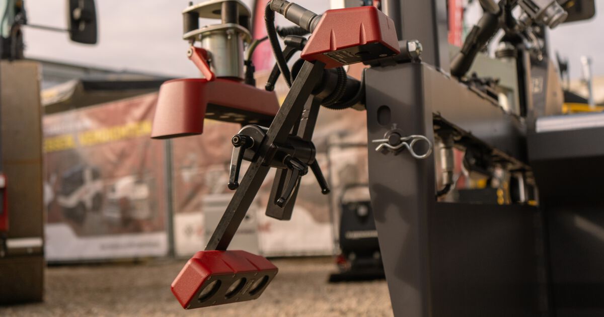 Dynapac Mattracker – Protecting Screed Operators in Road Construction ...